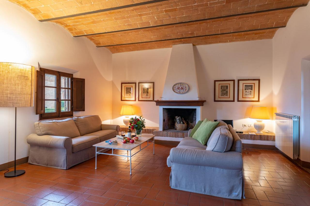 Villa Agriturismo Tenuta La Campana Asciano Luaran gambar