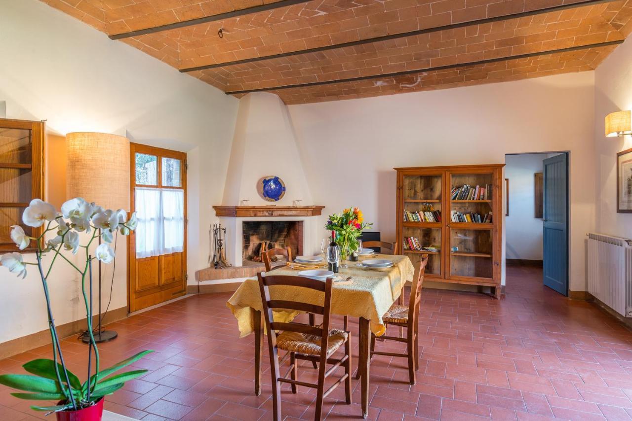 Villa Agriturismo Tenuta La Campana Asciano Luaran gambar