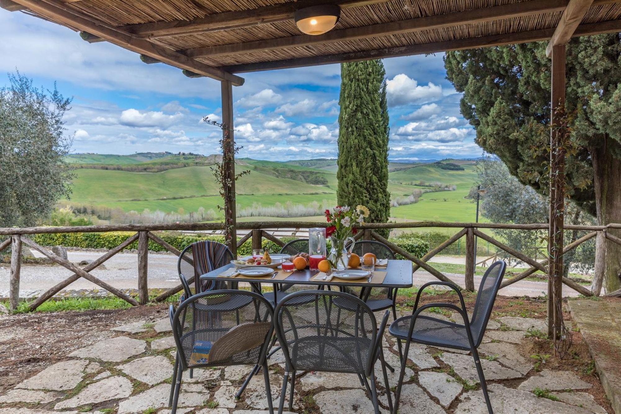 Villa Agriturismo Tenuta La Campana Asciano Luaran gambar