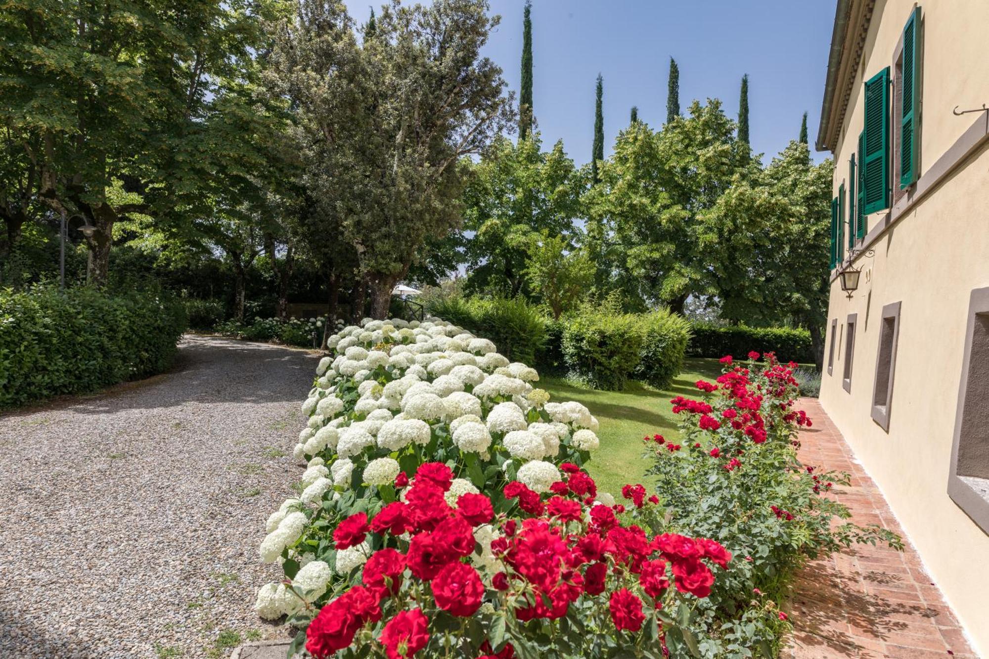Villa Agriturismo Tenuta La Campana Asciano Luaran gambar